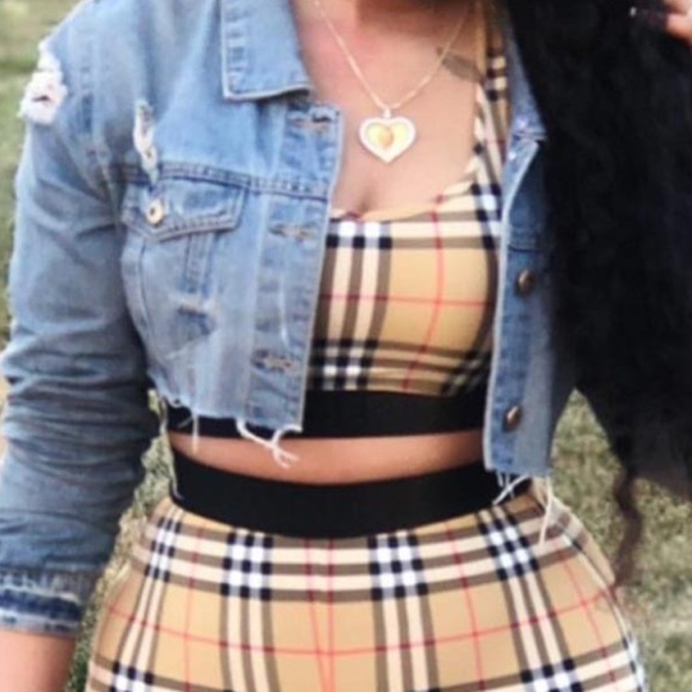 Burberry BRA ONLY! NOT the set. ✨